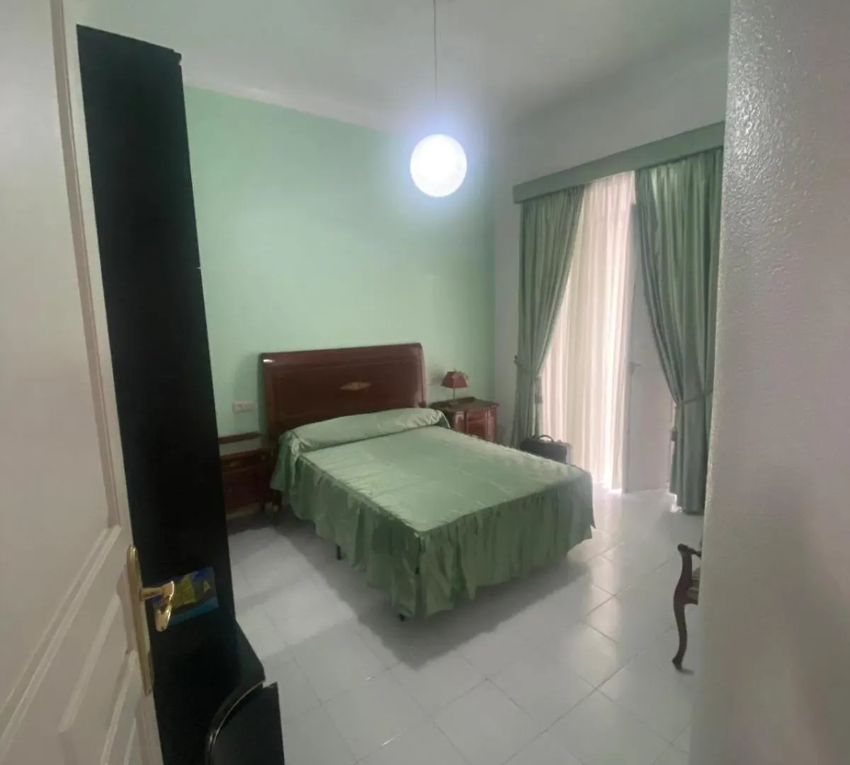 Δωμάτια σε οικογενειακή κατοικία Alojamiento En Residencial Capuchinos Cerca Del Centro Historico De Μάλαγα